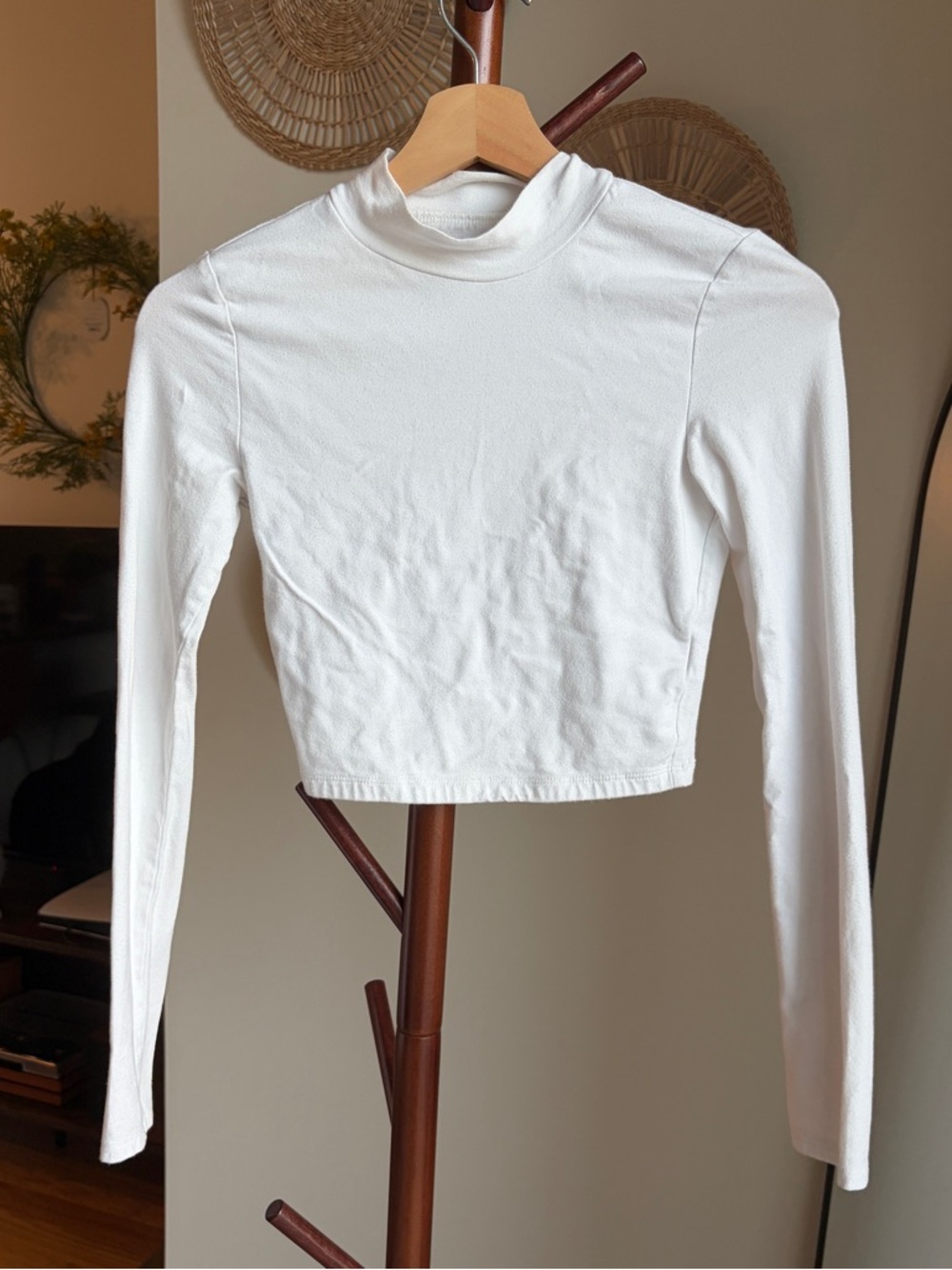 AEROPOSTALE WHITE MOCK NECK TOP